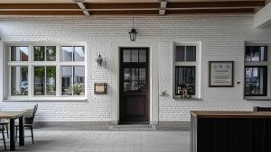 Weiße Klinkerfassade